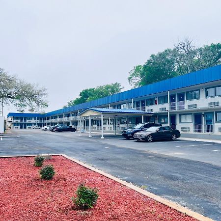 Budget Inn And Suites Crowley Екстер'єр фото